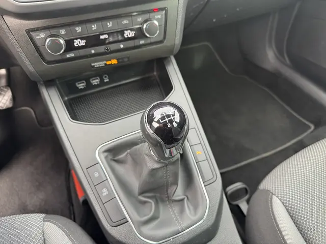 SEAT Ibiza 1.0 TSI Style Business Intense 2019 Benzine 19