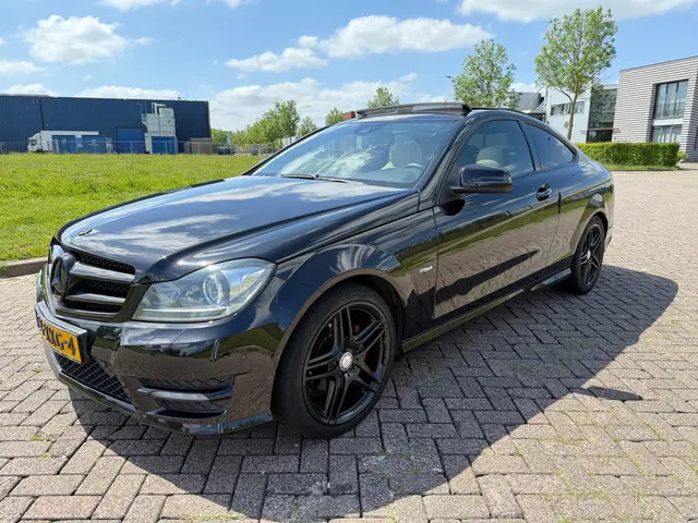 Mercedes-Benz C-Klasse Coupé 180 Edition 1 2012 Benzine 2