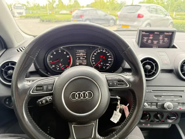 Audi A1 Sportback 1.4 TFSI Connect 2012 Benzine 16