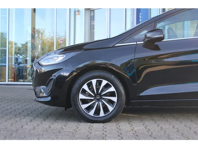 Ford Fiesta 1.0 EcoBoost Hybrid Titanium 2022 Benzine 37