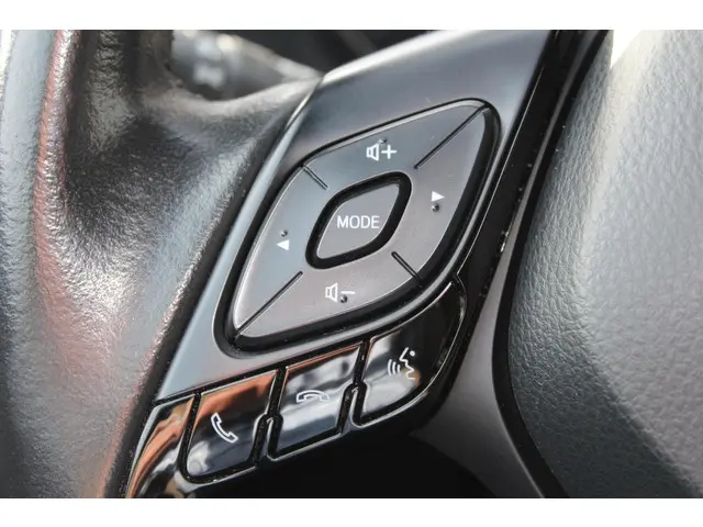 Toyota C-HR 1.8 Hybrid Dynamic 2022 Hybride Benzine 40