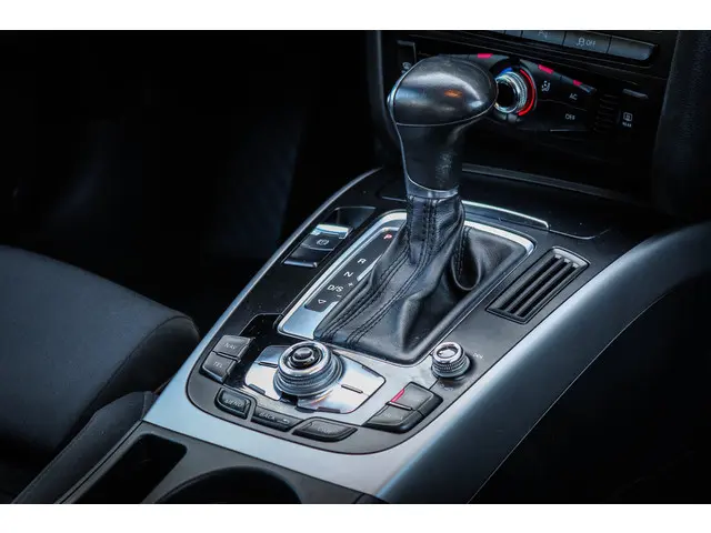 Audi A4 Avant 1.8 TFSI Business Edition 2014 Benzine 8