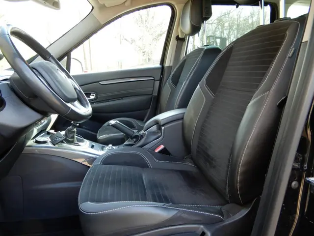 Renault Scénic Xmod 1.2 TCe Bose 2014 Benzine 18