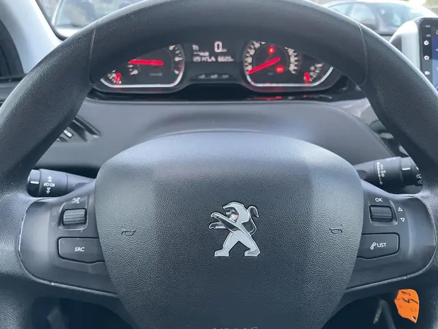 Peugeot 208 1.2 VTi Active, Airco , Carplay 2013 Benzine 20