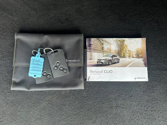 Renault Clio 0.9 TCe Limited | Trekhaak | Navi 2018 Benzine 33