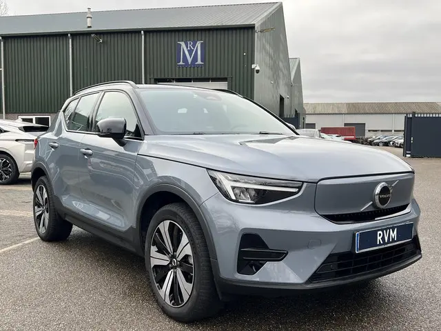 Volvo XC40 3