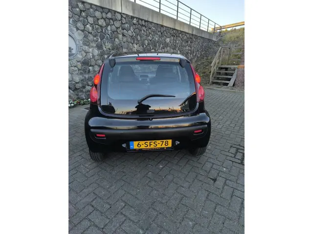 Peugeot 107 1.0 Envy 2013 Benzine 5