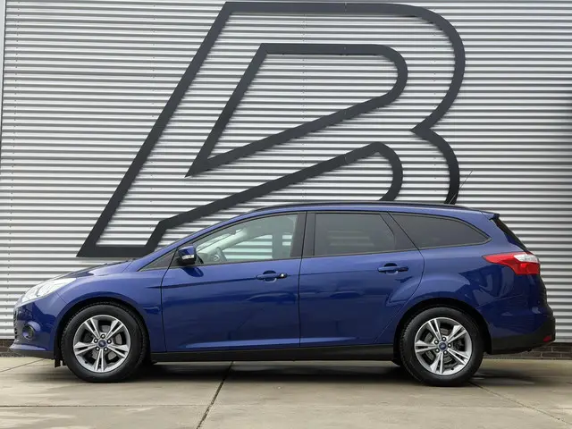 Ford Focus Wagon 1.0 EcoBoost Edition 2014 Benzine 6
