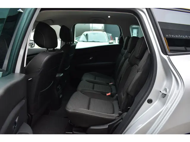Renault Grand Scénic TCe 140 EDC Equilibre 2023 Benzine 12