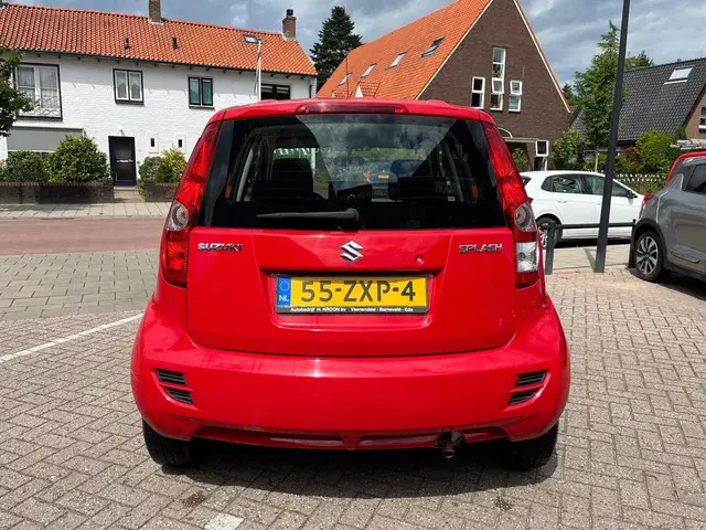 Suzuki Splash 1.0 VVT Base , All season 2013 Benzine 5