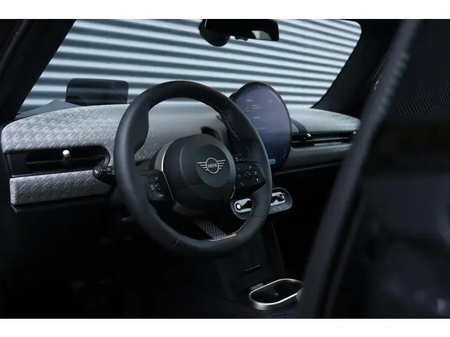 MINI 5-Deurs Cooper C 2024 Benzine 13