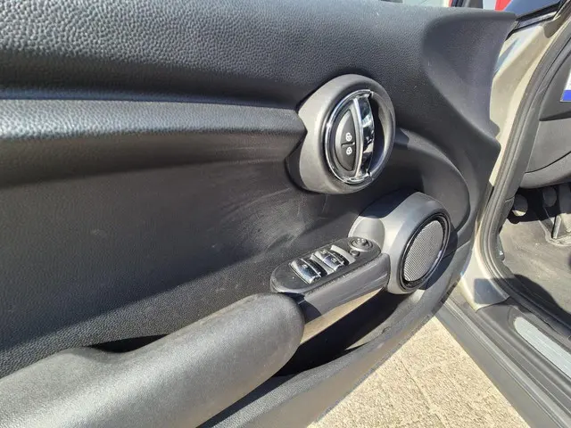 MINI Cooper Cabrio 1.5 2017 Benzine 18