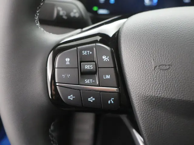 Ford Kuga 2.5 PHEV Active X 2025 Hybride Benzine 24