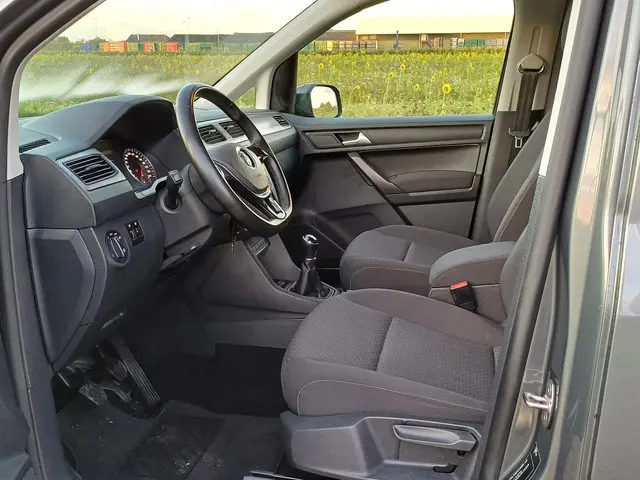Volkswagen Caddy 1.0 TSI Comfortline 2020 Benzine 19