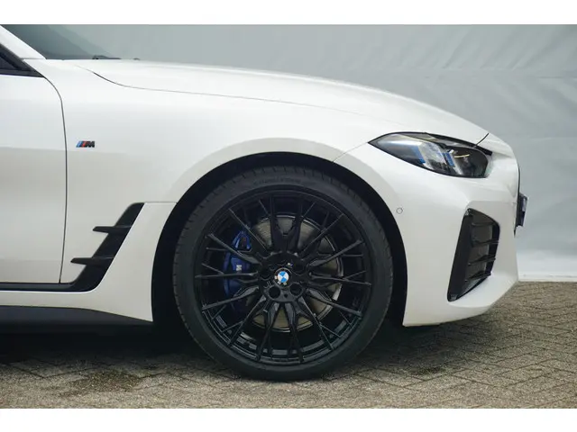 BMW i4 eDrive40 2025 Elektrisch 4