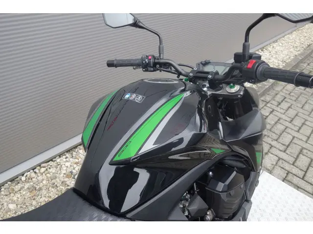 Kawasaki Z800 ABS 2016 Benzine 12
