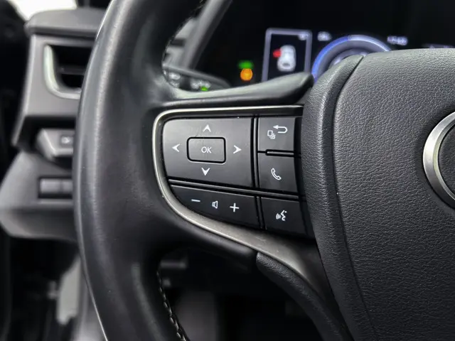 Lexus UX 250h Luxury Line 2019 Hybride Benzine 23