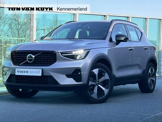 Volvo XC40 2.0 B4 Plus Dark 2025 Benzine