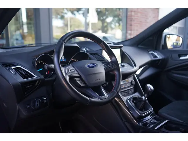 Ford Kuga 1.5 EcoBoost ST Line 2018 Benzine 2