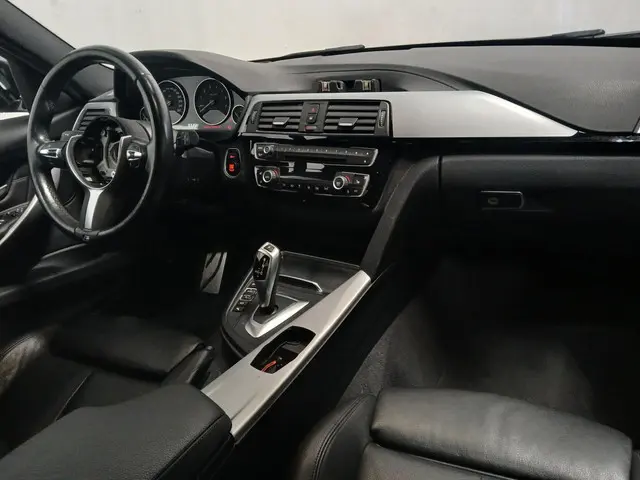 BMW 3 Serie 318i - Leer - Clima - Inbraak Schade 2019 Benzine 12