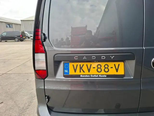 Volkswagen Caddy Cargo 2.0 TDI Style 2021 Diesel 13