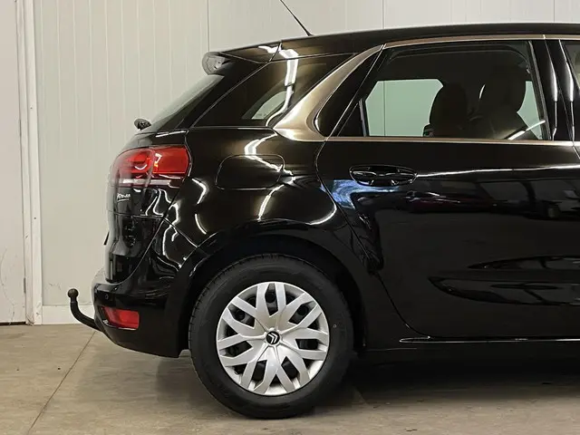 Citroën C4 Picasso 1.2 PureTech Selection 2017 Benzine 19