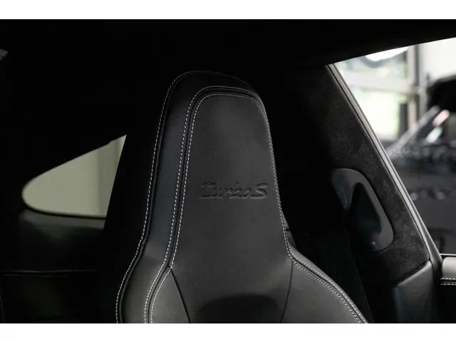 Porsche 911 3.8 Turbo S 2020 Benzine 16
