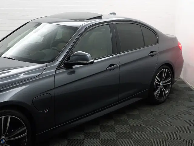 BMW 3 Serie 330e M Performance Aut- 2016 Hybride Benzine 35
