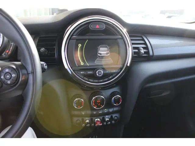 MINI Cooper Hatchback 2018 Benzine 11