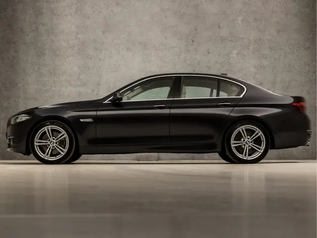 BMW 5 Serie 535i High Executive 2016 Benzine 2