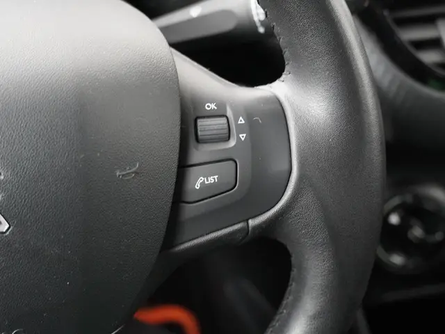 Peugeot 2008 1.2 PureTech Allure 2017 Benzine 16