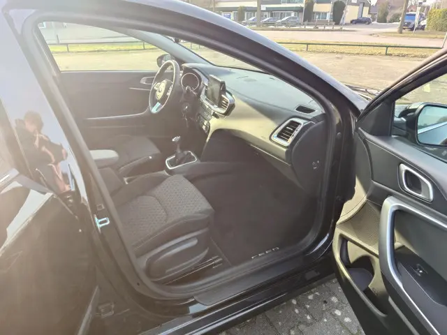 Kia Ceed 1.0 T-GDi DynamicLine 1e Eigenaar 2019 Benzine 10
