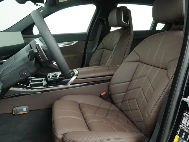 BMW 7 Serie 750e xDrive 2025 Hybride Benzine 4