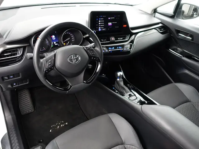 Toyota C-HR 2