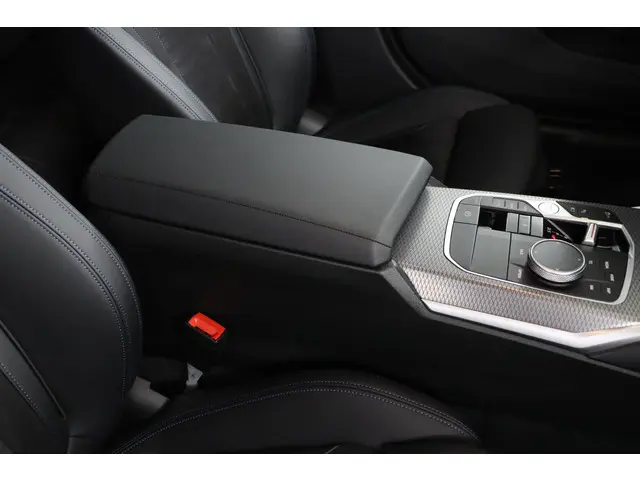 BMW 3 Serie 320e 2024 Hybride Benzine 72