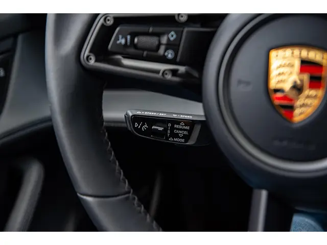 Porsche Taycan Sport Turismo GTS 93 kWh 2023 Elektrisch 23