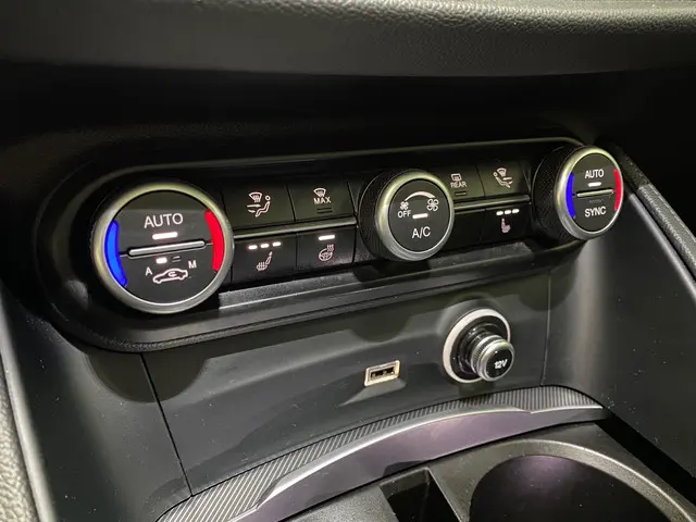 Alfa Romeo Stelvio 2.0 T AWD Veloce 2021 Benzine 17