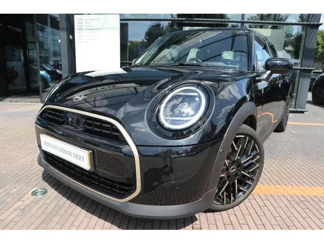 MINI 5-Deurs Cooper C 2024 Benzine 8