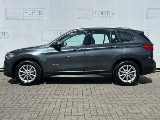 BMW X1 sDrive18i Centennial High Executive 2017 Benzine 12