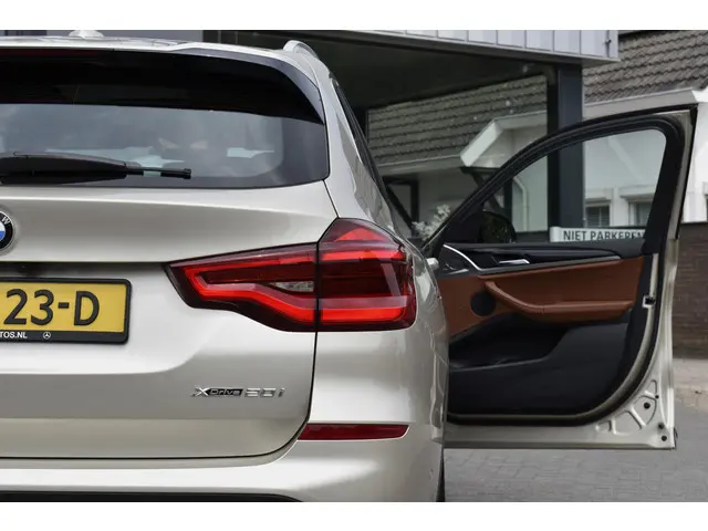 BMW X3 xDrive20i High Executive Edition 2019 Benzine 10