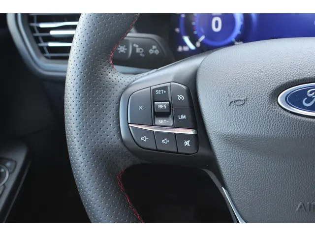 Ford Kuga 2.5 PHEV ST-Line 2024 Hybride Benzine 21