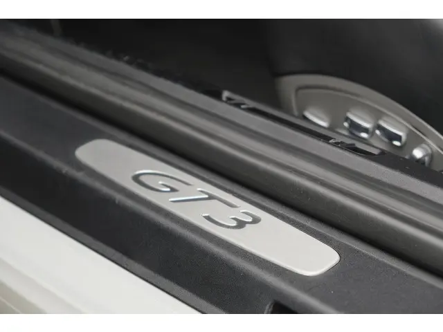 Porsche 911 3.8 GT3 476pk 2015 Benzine 32