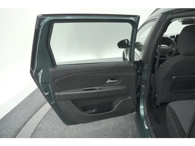 Dacia Jogger TCe 110 Extreme 2025 Benzine 74