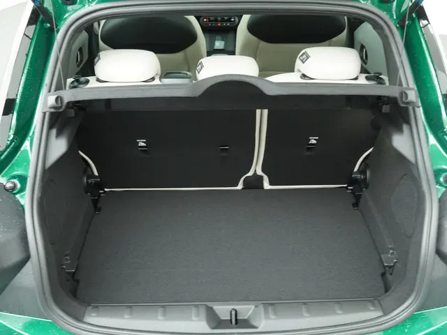 MINI 5-Deurs C 2025 Benzine 25