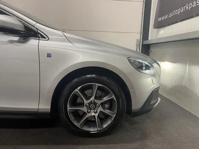 Volvo V40 Cross Country 2.0 D2 Summum 2016 Diesel 6