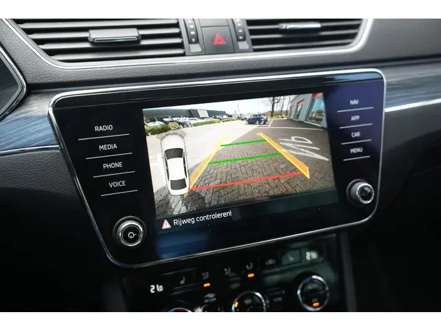 Škoda Superb 1.5 TSI ACT Business Edition 2020 Benzine 33