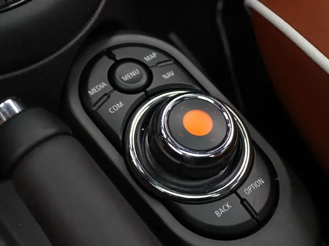 MINI 5-Deurs Cooper 60 Years Edition 2019 Benzine 11