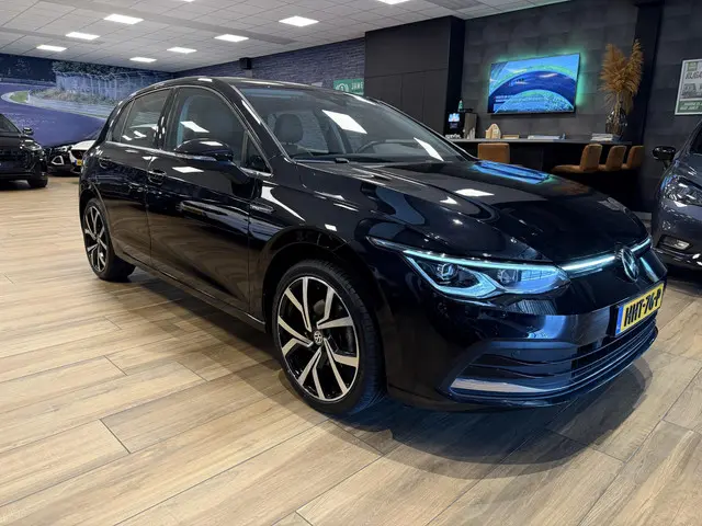 Volkswagen Golf 1.5 eTSI Style DSG 2021 Benzine 6