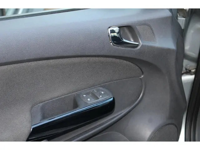 Opel Corsa 1.2-16V Selection 2013 Benzine 13