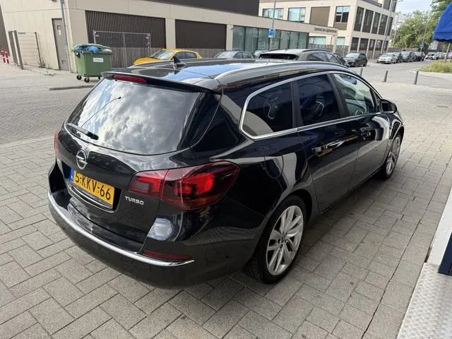 Opel Astra Sports Tourer 1.4 Turbo Cosmo 2013 Benzine 5